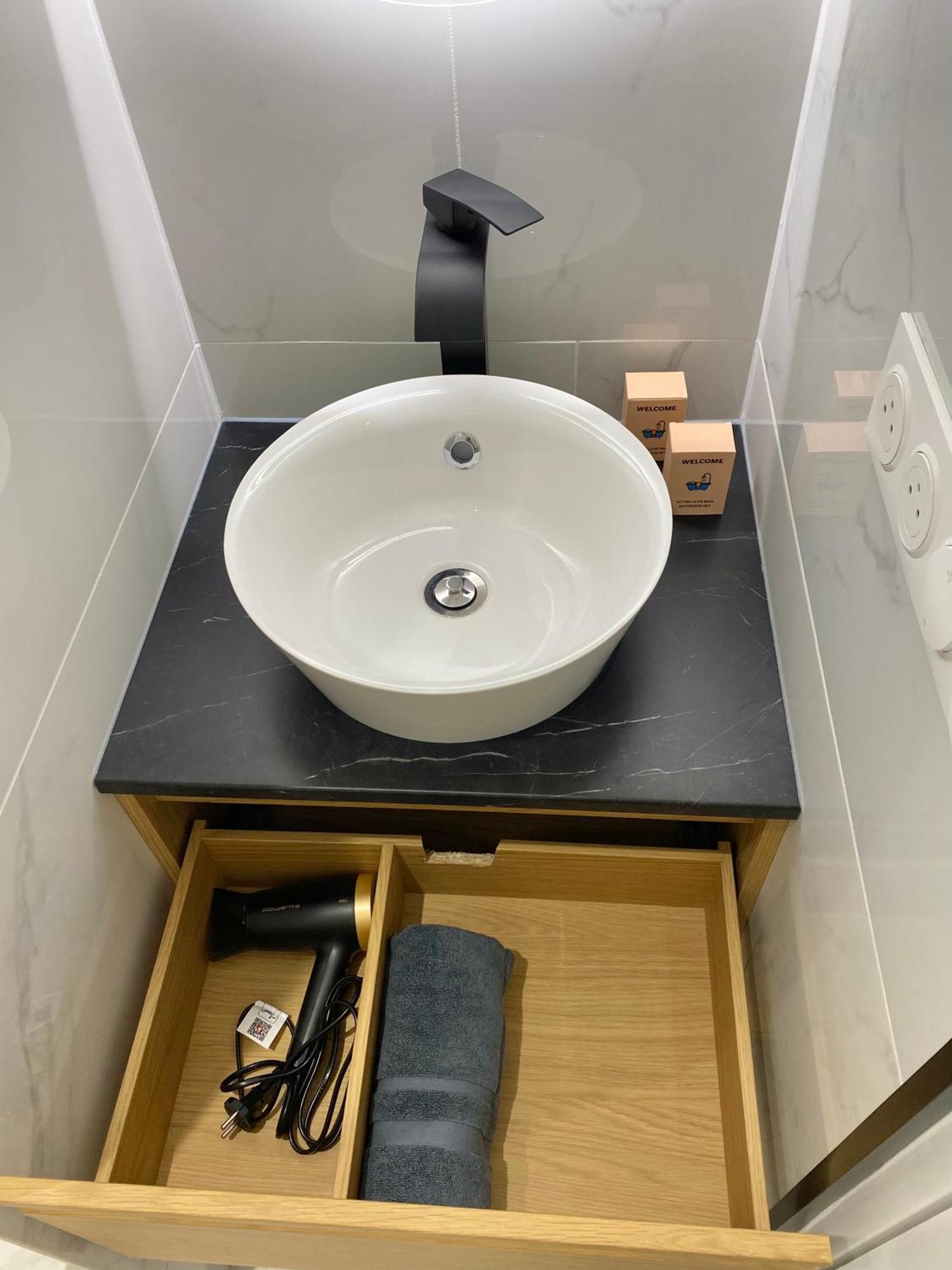 Appartement Moderne Climatise Monaco Vue Mer Cap-d'Ail Luaran gambar